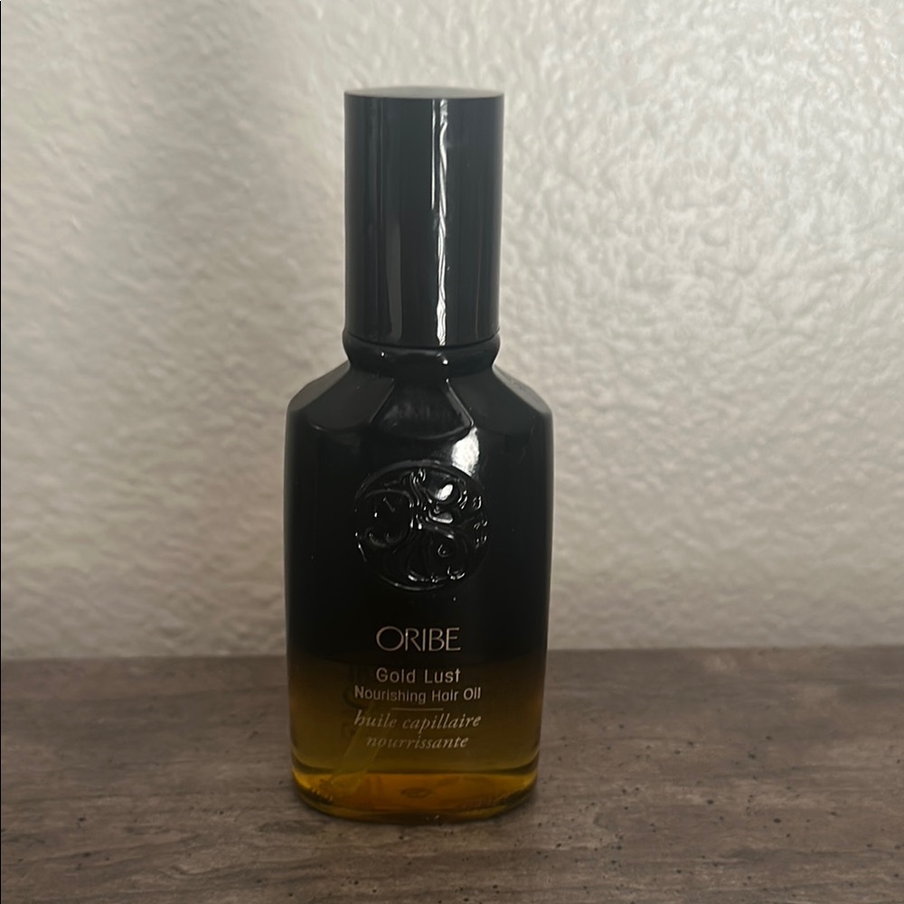 Oribe Gold Lust Hair Oil in Black and Gold
